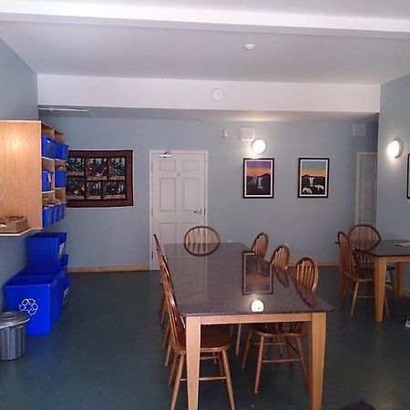 Hot Springs Campground & Hostel Upper Laberge 外观 照片