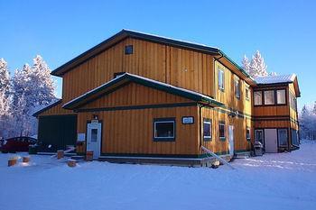 Hot Springs Campground & Hostel Upper Laberge 外观 照片