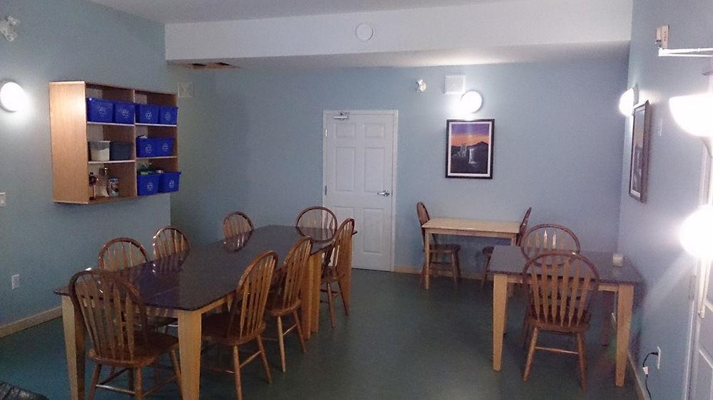 Hot Springs Campground & Hostel Upper Laberge 外观 照片